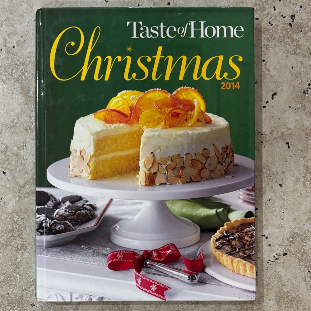 Taste of Home Christmas 2014 Cookbook - Green Cover with Yellow Title